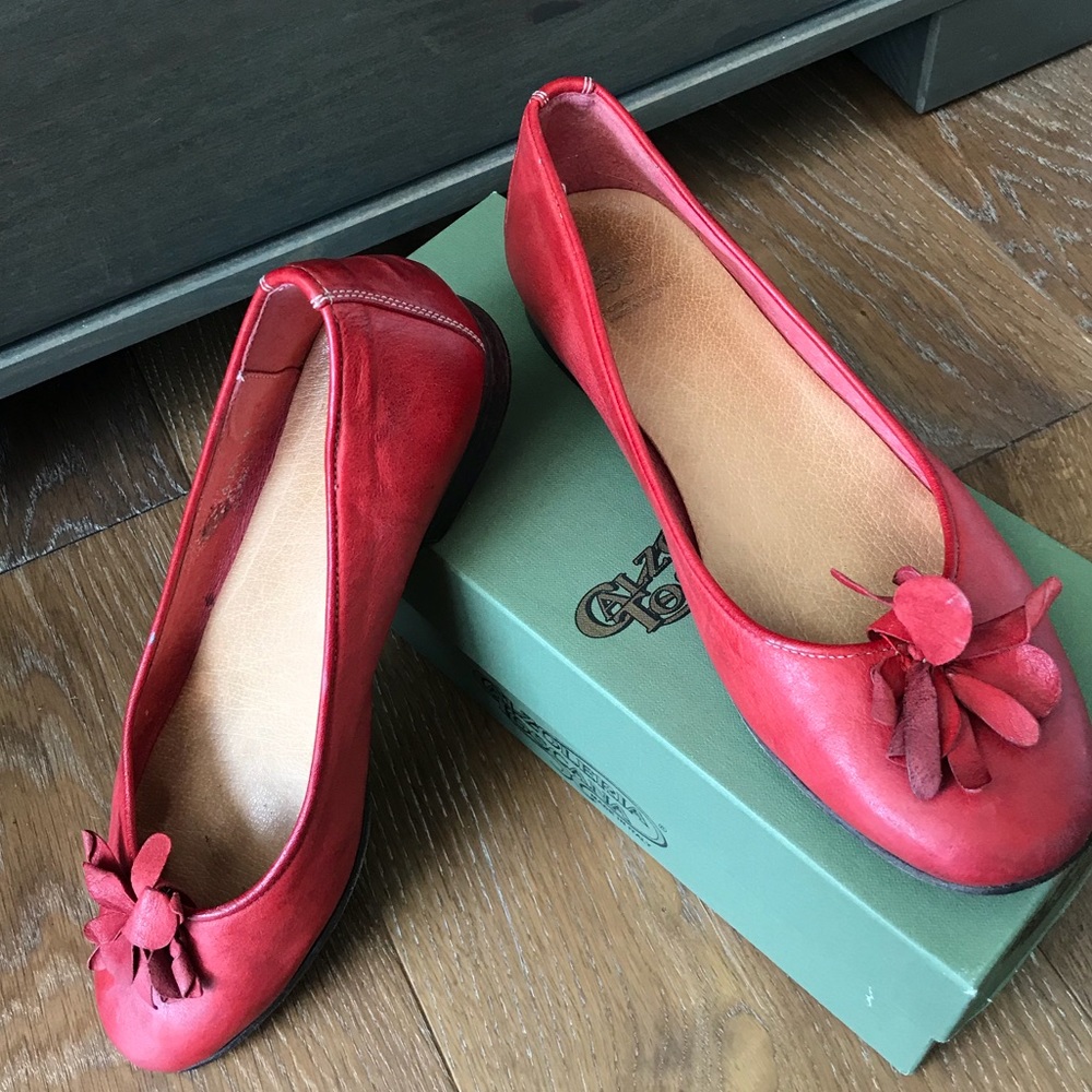 Red Calzoleria Toscana Italian Leather Flats